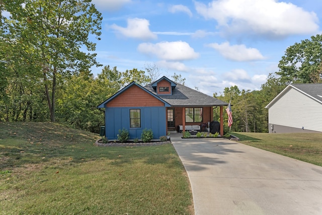 view of front of house with a front yard