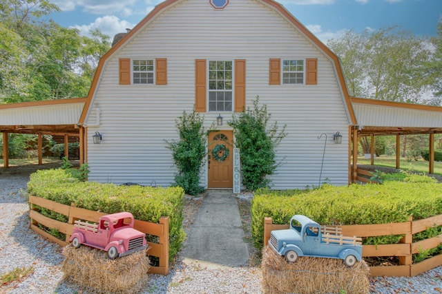 view of front facade featuring a carport