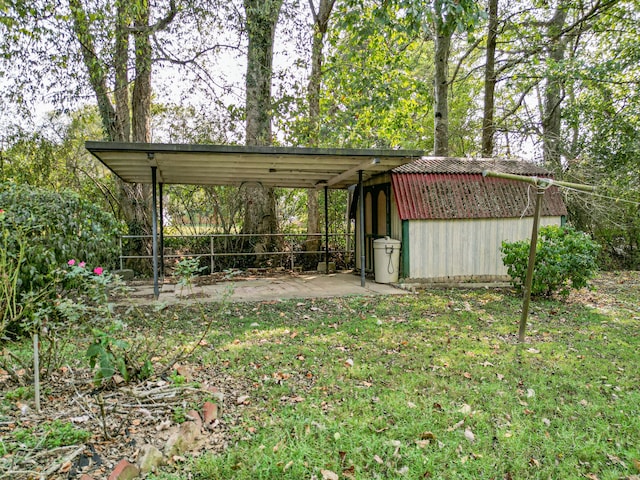 view of outdoor structure with a yard