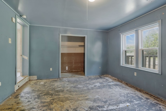 unfurnished bedroom featuring a closet