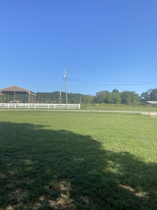 Listing photo 3 for 390 Duck Blind Rd, Clifton TN 38425