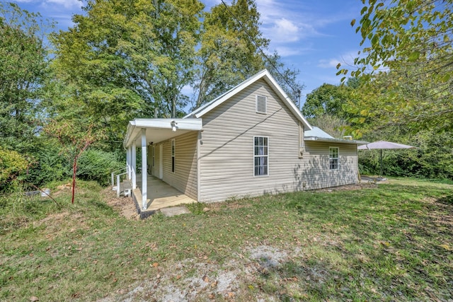 exterior space featuring a yard