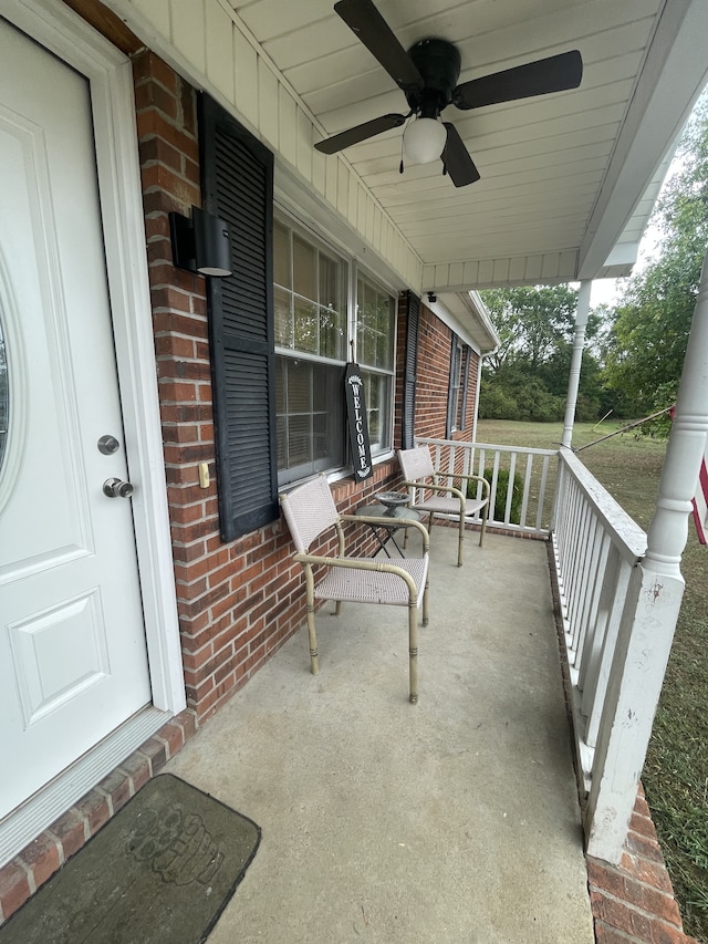 view of patio / terrace with ceiling fan and covered porch