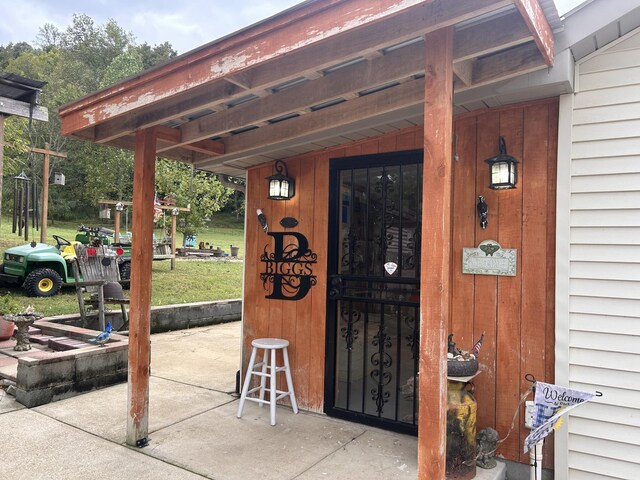 315 Loyd Rd, Pulaski, TN 38478 - property entrance