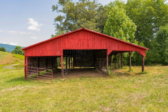 view of outdoor structure