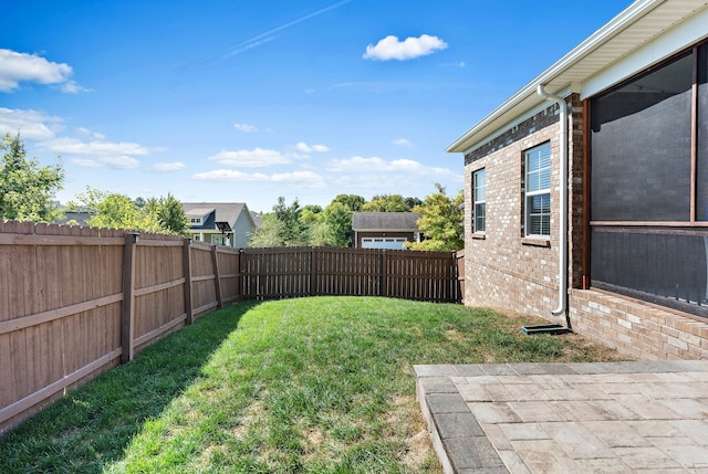 view of yard featuring a patio area