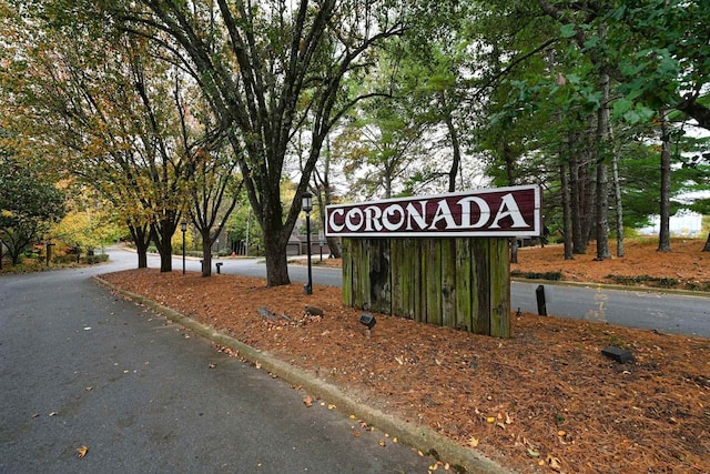 view of community / neighborhood sign