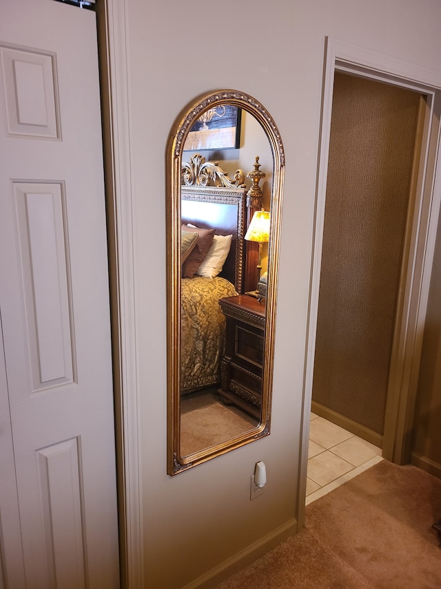 room details featuring carpet flooring