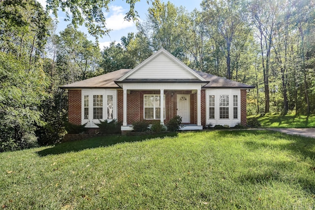 view of front of property with a front yard