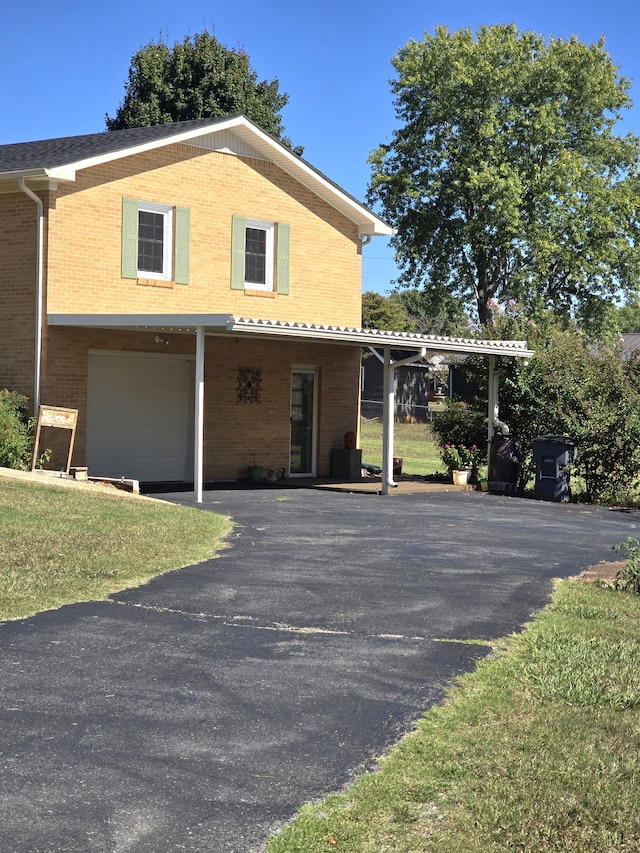 view of front of house featuring a garage