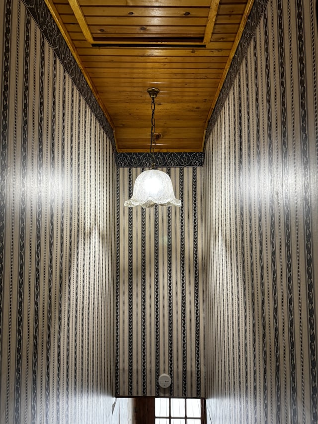 details featuring wooden ceiling