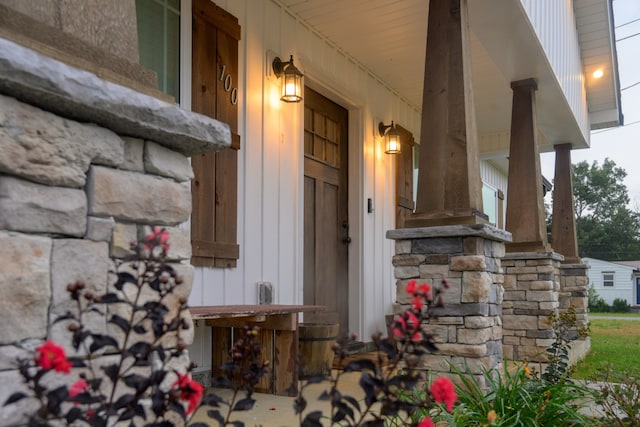 view of patio featuring covered porch