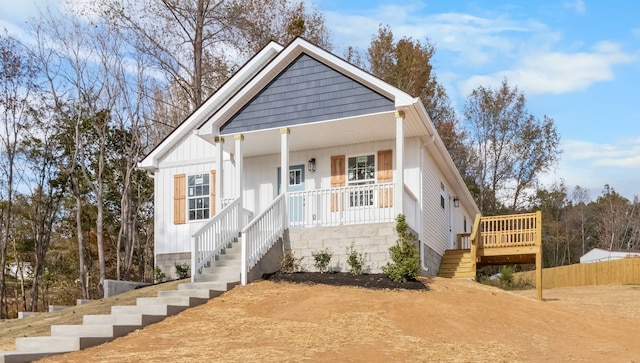 view of front facade with covered porch