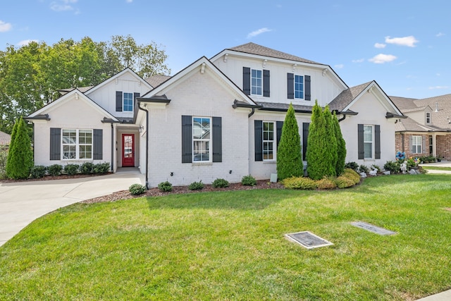 front of property featuring a front lawn