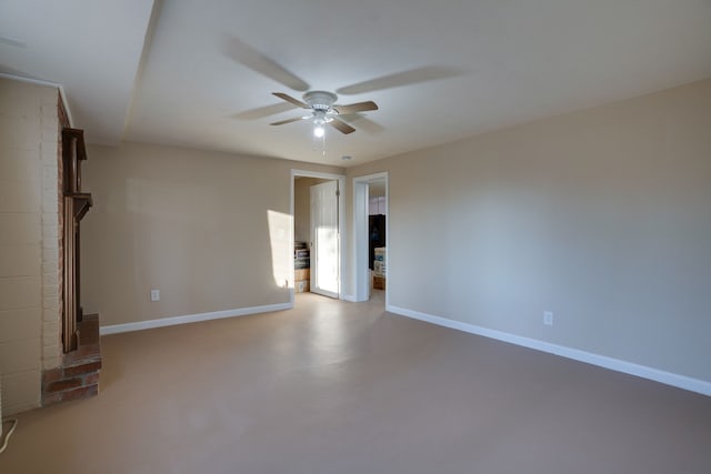 empty room featuring ceiling fan