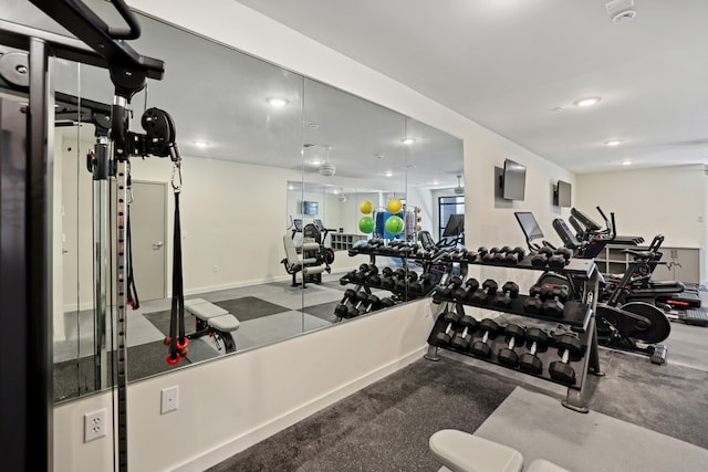 gym featuring carpet floors