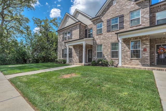 view of front of property featuring a front yard