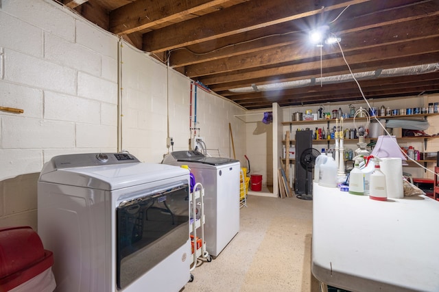 laundry room featuring independent washer and dryer