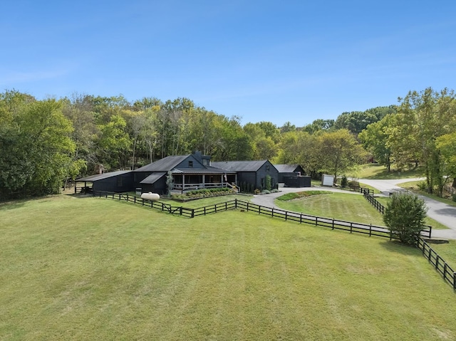 view of yard featuring a rural view