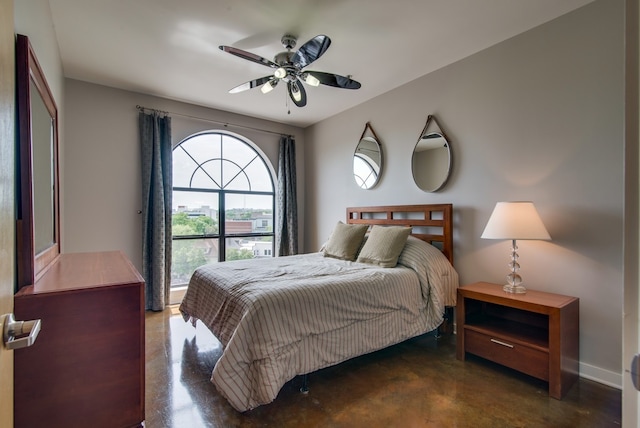 bedroom with ceiling fan