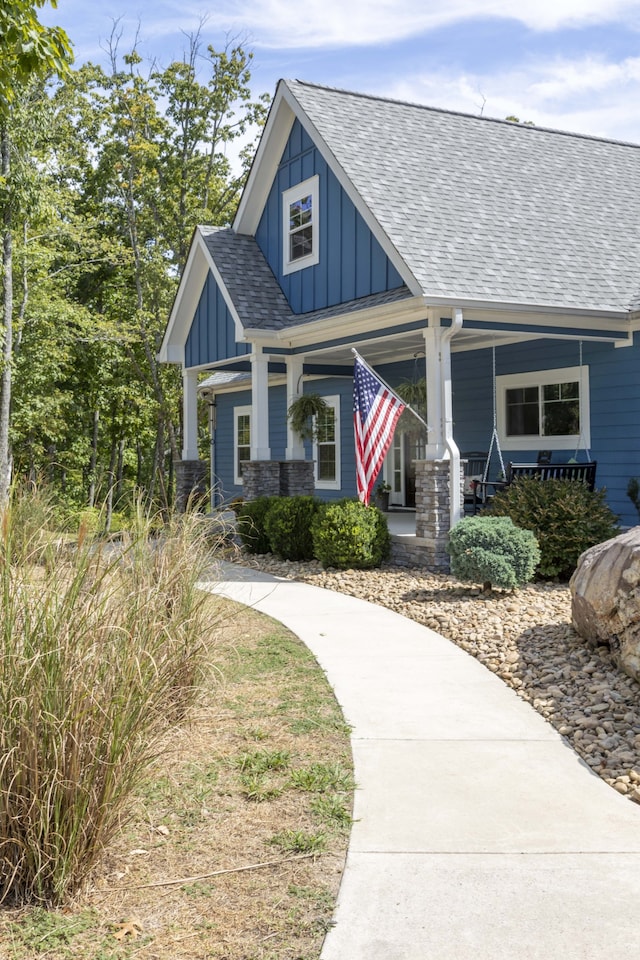 view of front of home with covered porch