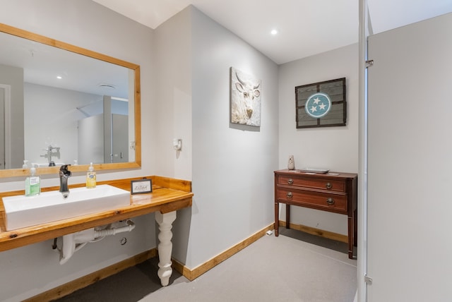 bathroom featuring sink