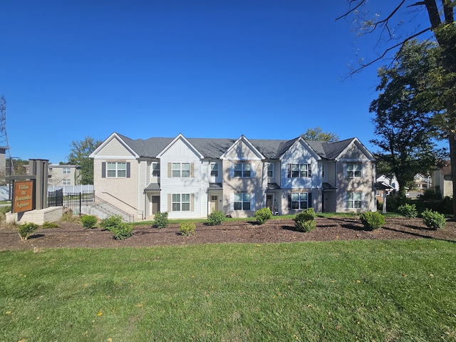 view of front of house with a front yard