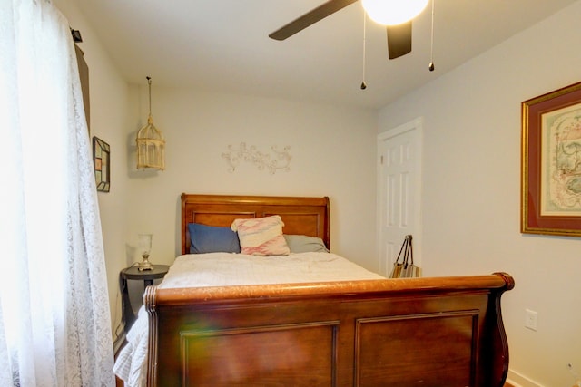 bedroom featuring ceiling fan