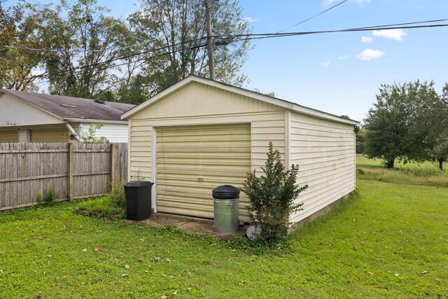 314 Robin Rd, Bowling Green, KY 42101 - detached garage featuring fence