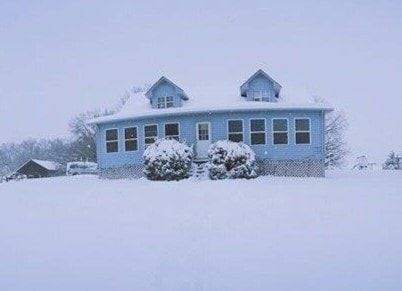 view of front facade