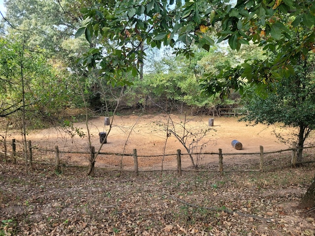 view of yard featuring a rural view