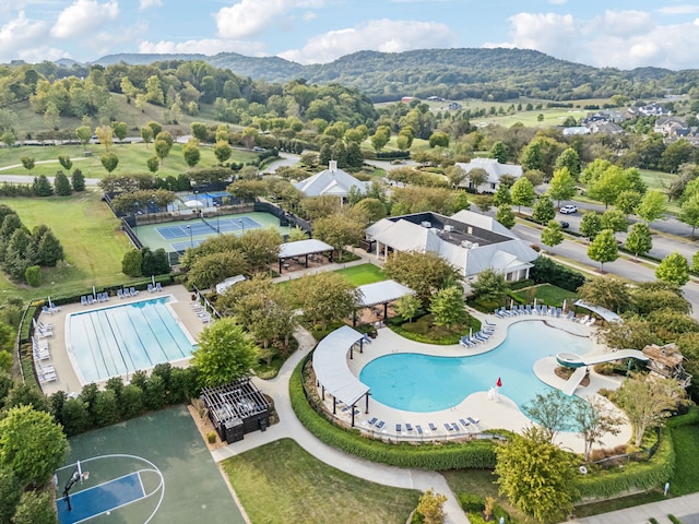 bird's eye view featuring a mountain view