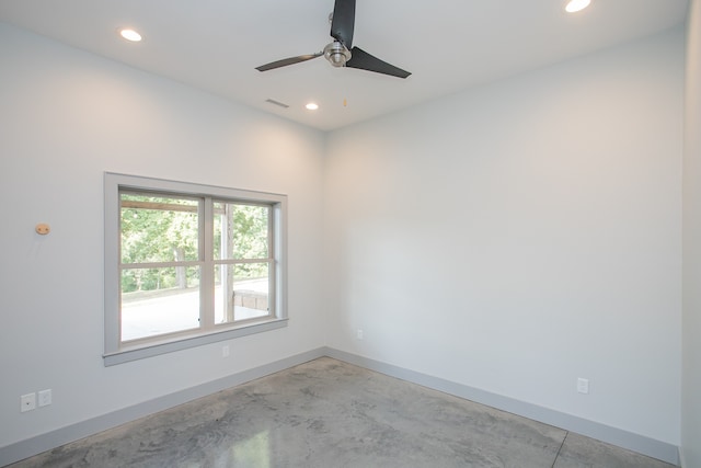 unfurnished room featuring ceiling fan