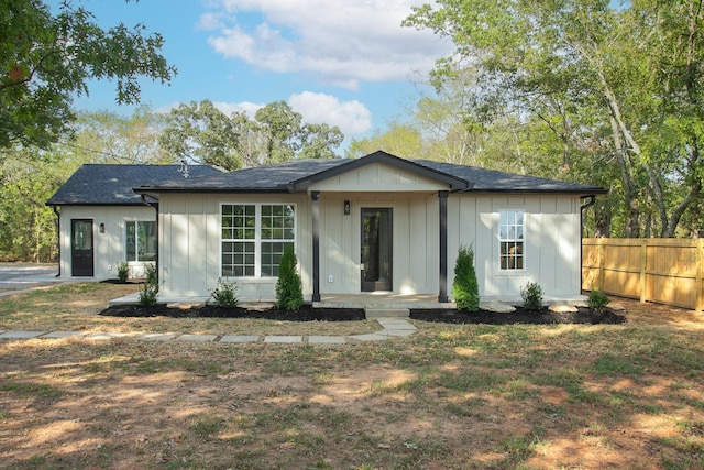 view of front of house