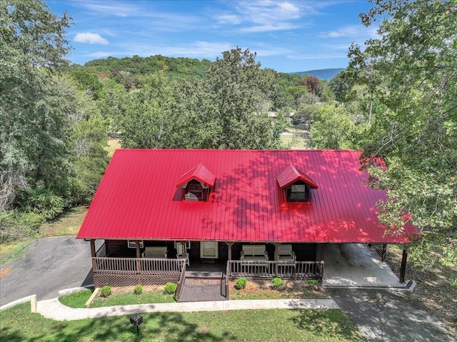 view of front of house featuring a porch