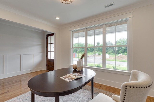 105 Arthur Ln, Cleveland, TN 37312 - office area featuring wood finished floors, crown molding, wainscoting, recessed lighting, and baseboards