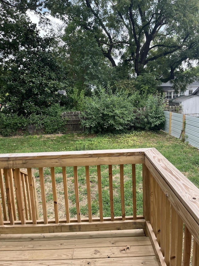 2008 Foust St, Chattanooga, TN 37407 - deck with a fenced backyard