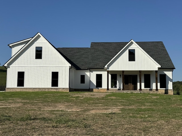 exterior space featuring a front yard