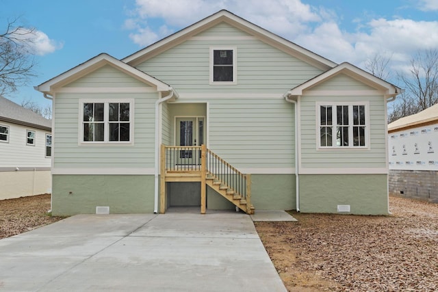 view of front of house featuring a patio