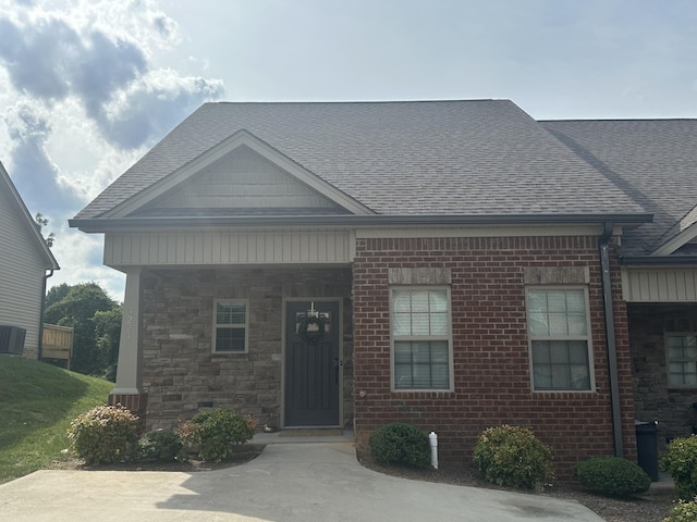 view of front of house featuring covered porch