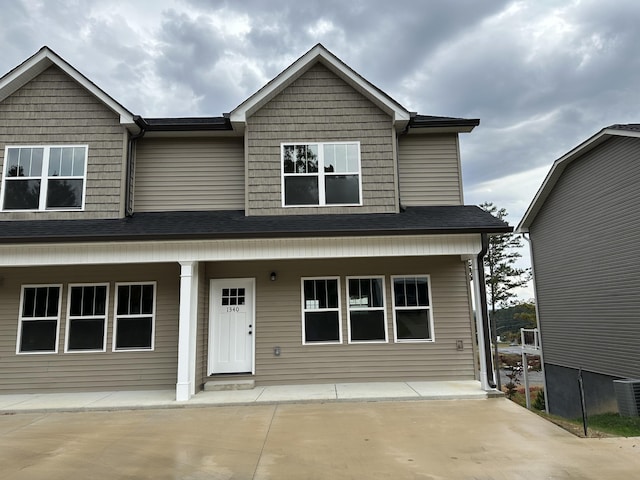 view of front facade featuring a porch