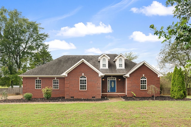 view of front of home featuring a front yard