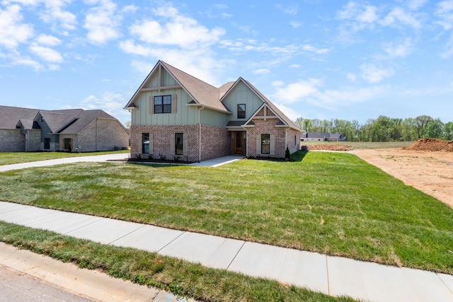 view of front of house with a front yard