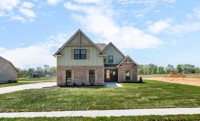 view of front of home with a front yard