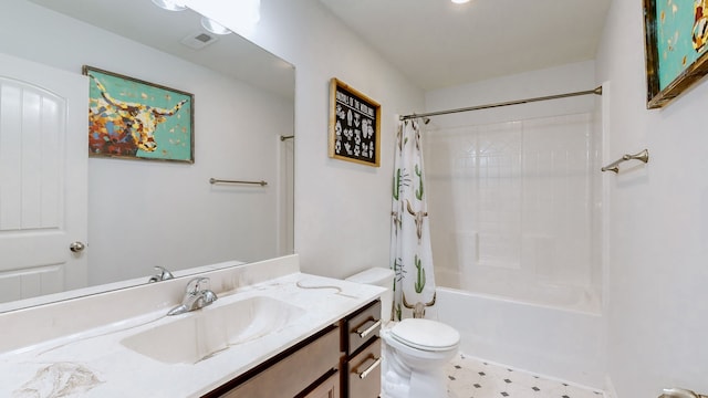 full bathroom featuring shower / tub combo with curtain, vanity, and toilet