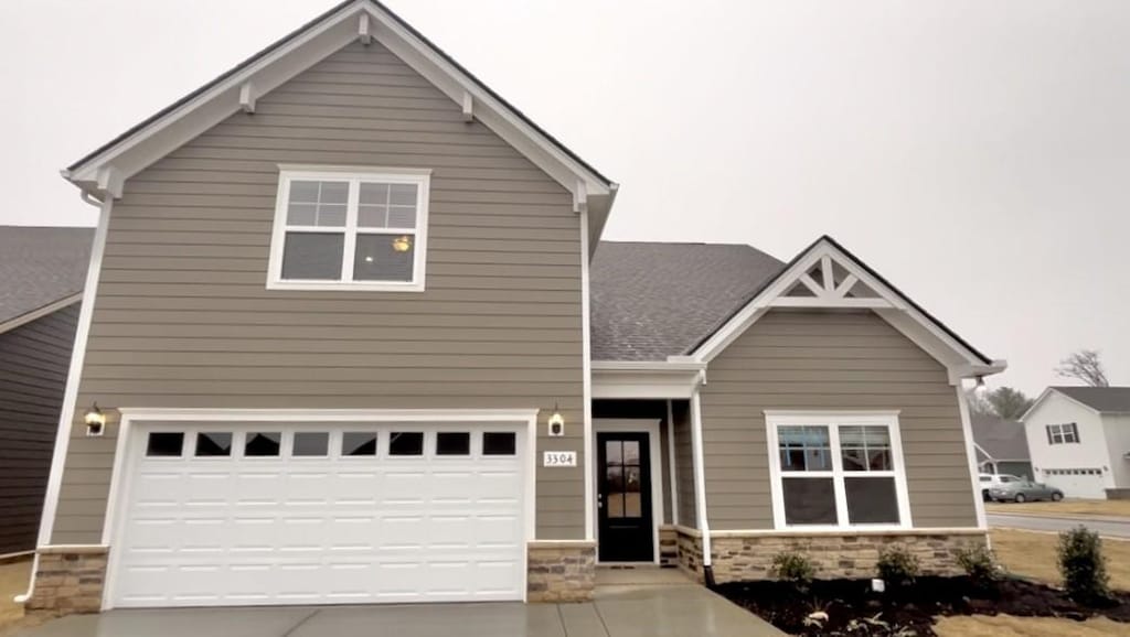 view of front of home featuring a garage