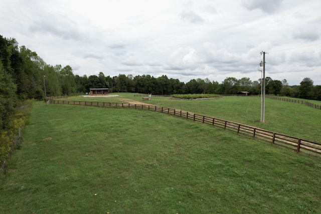 view of yard featuring a rural view