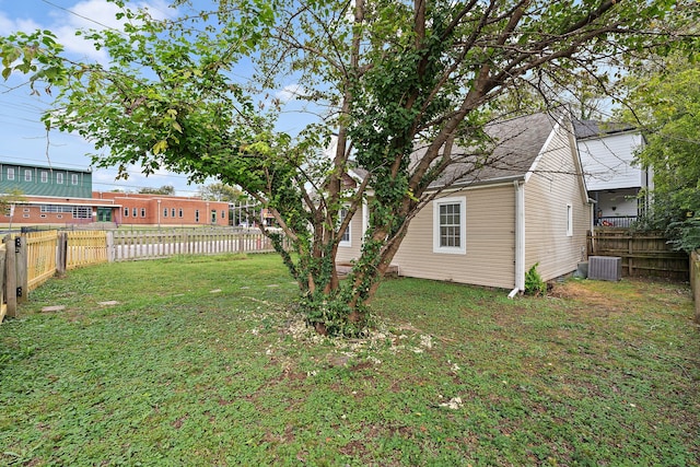 view of yard featuring cooling unit