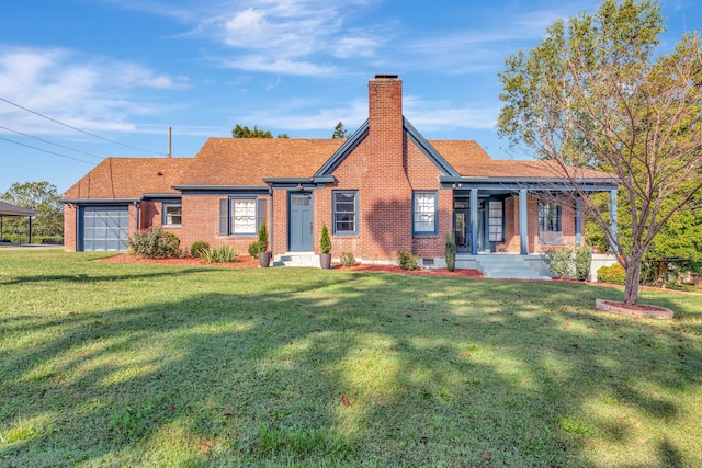 view of front of home featuring a front yard