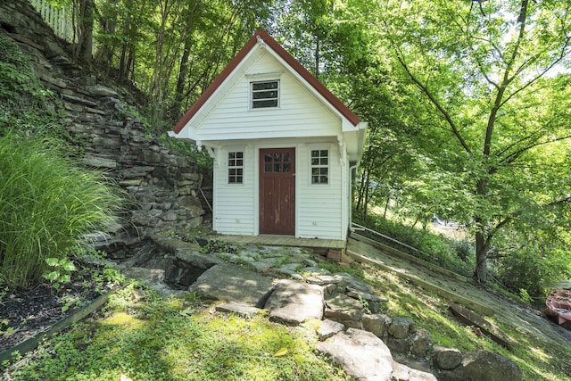 view of outbuilding